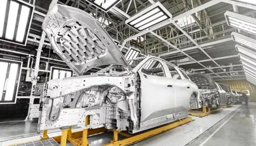 新能源車市 產(chǎn)品同質(zhì)化嚴(yán)重,2024價格戰(zhàn)將會持續(xù)